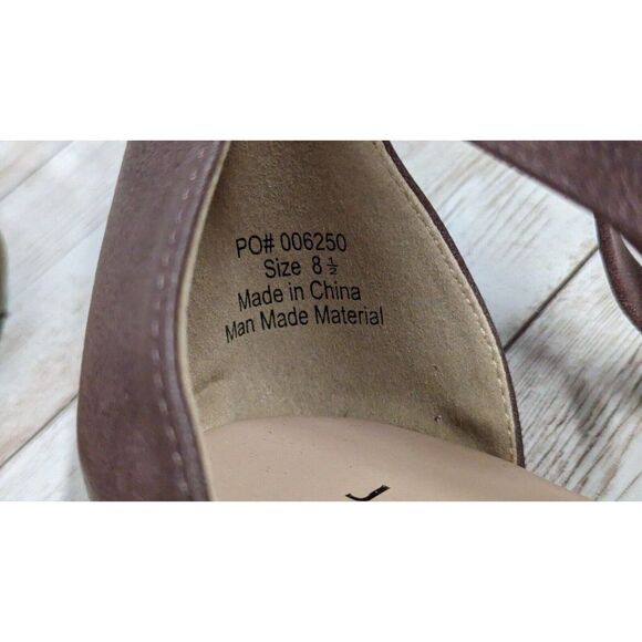 Journee Collection Womens Size 8.5 Brown Leather Adjustable Strappy Sandal - Picture 9 of 10